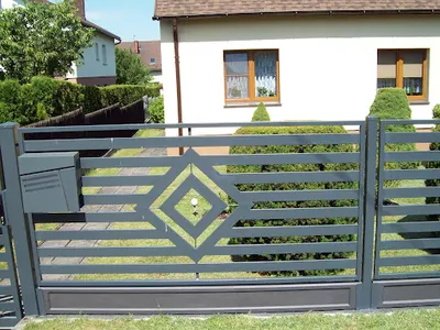 Man Bram. Kowalstwo Artystyczne. Bramy. Ogrodzenia. Balustrady. Kraty.